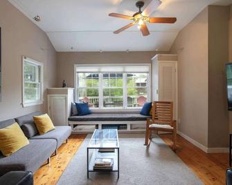 Imagine Being Lakeside This Summer! Book Now! - Lenox - Living room