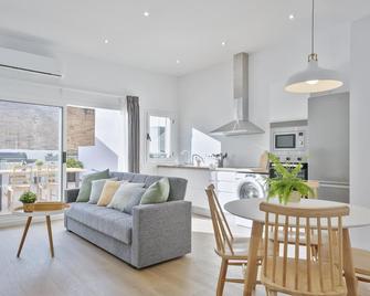 La Terraza de Badalona - Badalona - Huiskamer