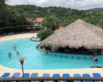 Beautiful Costa Rican Villa in Gated Beach Resort - Playa Hermosa - Pool