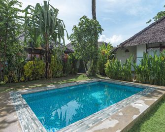 Blauset Two - General Luna - Pool