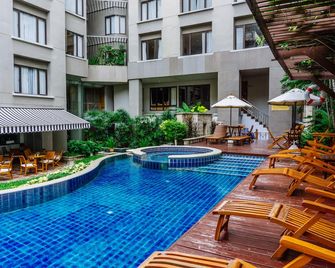 سيلوم سيرين، إيه بوتيك هوتل - بانكوك - حوض السباحة