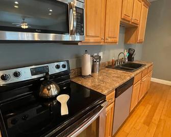 Unit G - Moss Point - Kitchen