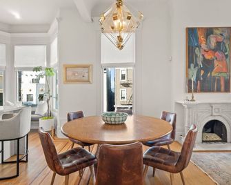 Contemporary Victorian Charm in Pacific Heights - San Francisco - Comedor