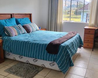 African Violet - Mbabane - Habitación