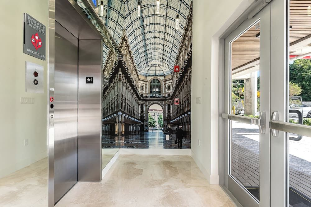 Milan Aventura Hotel thumbnail 3