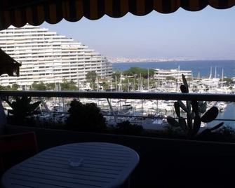 Large studio sea view and stunning harbor - Villeneuve-Loubet - Balcon