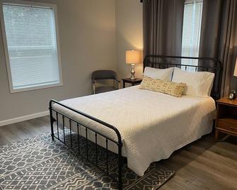 New Home On Escanaba River 10 Minutes from Town - Gladstone - Bedroom