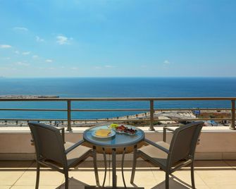 Le Royal Hotel - Beirut - Dbayeh - Balcone