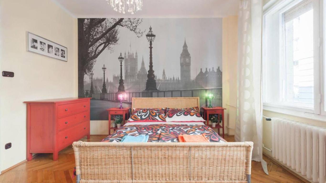 Parliament Apartment Downtown