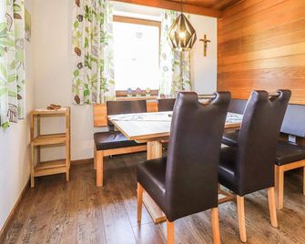 Gemuetliche Ferienwohnung - Dalaas - Eetruimte