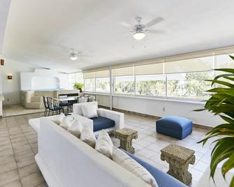 Hotel Suites Ixtapa Plaza - Ixtapa - Sala de estar