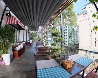 The Umi hotel - Ho Chi Minh City - Patio