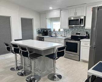 Cozy Cottages by the Bay - פורט איזבל - מטבח