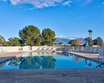 Entire 1500 sqft 2bed 2bath access to the pool don't be cramped in a room! - Green Valley - Bazén