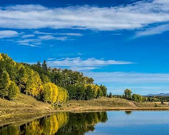 Romantic Camping Rental with Jacuzzi near Rio Grande National Forest, Colorado - Cimarron - Vista del exterior