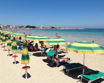 Eden Beach Club - Torre Canne - Strand