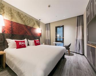 Ibis Shanghai Hongqiao Railway Station - Shanghai - Bedroom