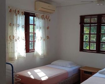 Lembin Village Sdn Bhd - Sungai Lembing - Schlafzimmer