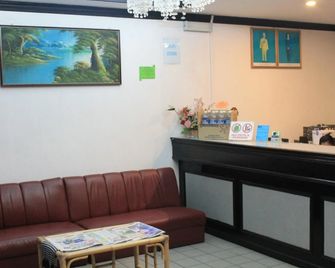 Country Lodge Resort - Brinchang - Rezeption