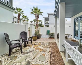 Mare E Sole 2 Bedroom Home by RedAwning - Rosemary Beach - Patio