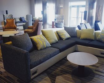 Courtyard by Marriott Owensboro - אוונסבורו - סלון