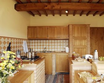Villa Cipresso, 100% Private, A/C, Pool, Fantastic Views, Family & Pet Friendly! - Baschi - Keuken