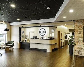B&B HOTEL Toruń - Toruń - Front desk