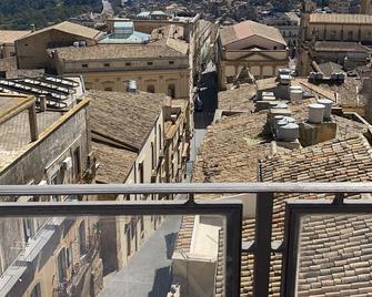 Tre Metri Sopra il Cielo - Caltagirone - Balcony