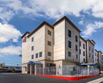 Best Western Plus Gardena Inn & Suites - Gardena - Edificio