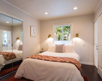 Explore Silver Lake from Designer Hillside Retreat - לוס אנג'לס - חדר שינה