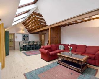 Unique, perfectly located town centre house - Lerwick - Living room