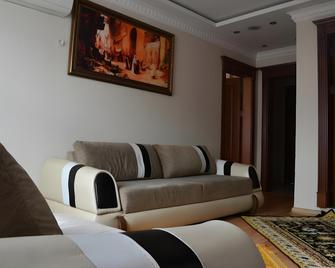 Grand Fatih Hotel - Istanbul - Living room