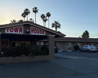 Townhouse Motel - Tracy - Building