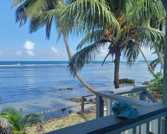 idyllic, caribbean house with A/C right by the sea - Calibishie - Outdoors view