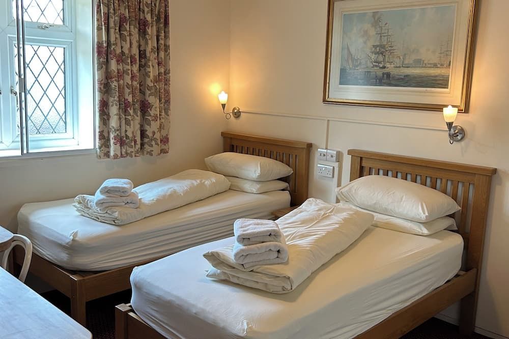 Oakwood Bed and Breakfast Heathrow - West Drayton - חדר שינה