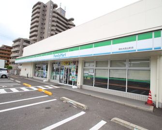 A popular 2LDK apartment for groups accommodating - JapaneseWestern style room LDK 52m2 can accommodate 5 people 4 minutes walk from the nearest station 1 free parking lot Building A 201 / Takamatsu Kagawa - Takamatsu - Building