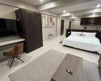 The Palms - King Suite - Belize City - Bedroom