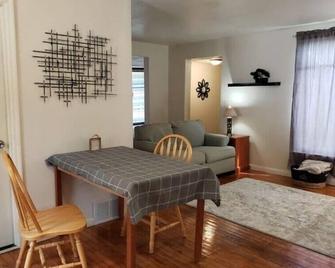 Private Studio whole unit - Rockford