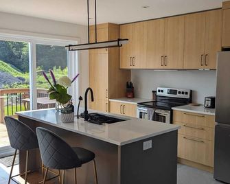 4 bedrooms New House - Farnham - Cocina