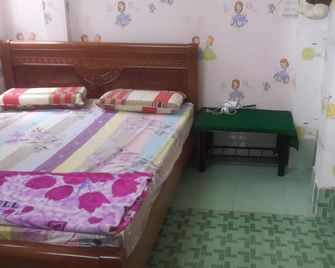Homestay and home-cooked with family - Can Tho - Bedroom