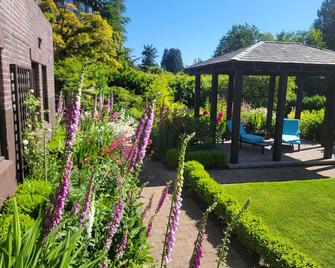 Shaughnessy Arts and Crafts Manor on Vancouver's Westside - Vancouver - Patio