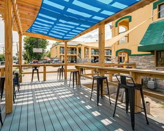 Days Inn by Wyndham Nashville Saint Thomas West Hospital - Nashville - Restaurant
