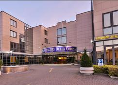 Best Western Hotel Cavalieri Della Corona - Cardano al Campo - Building