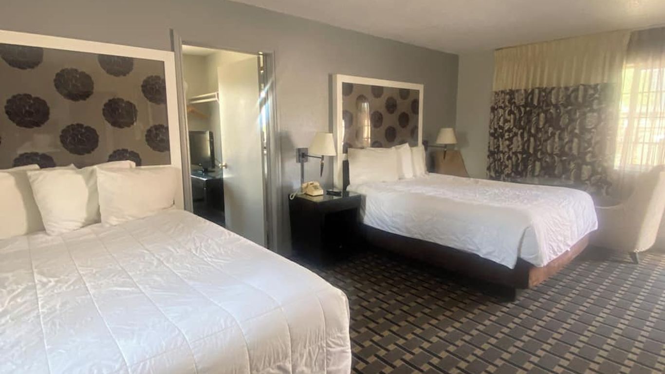 Budget Inn At The Heavenly Gondola