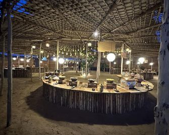 Al Khayma Camp 'Elite Glamping & Dining in Experience' - Dubai - Ristorante