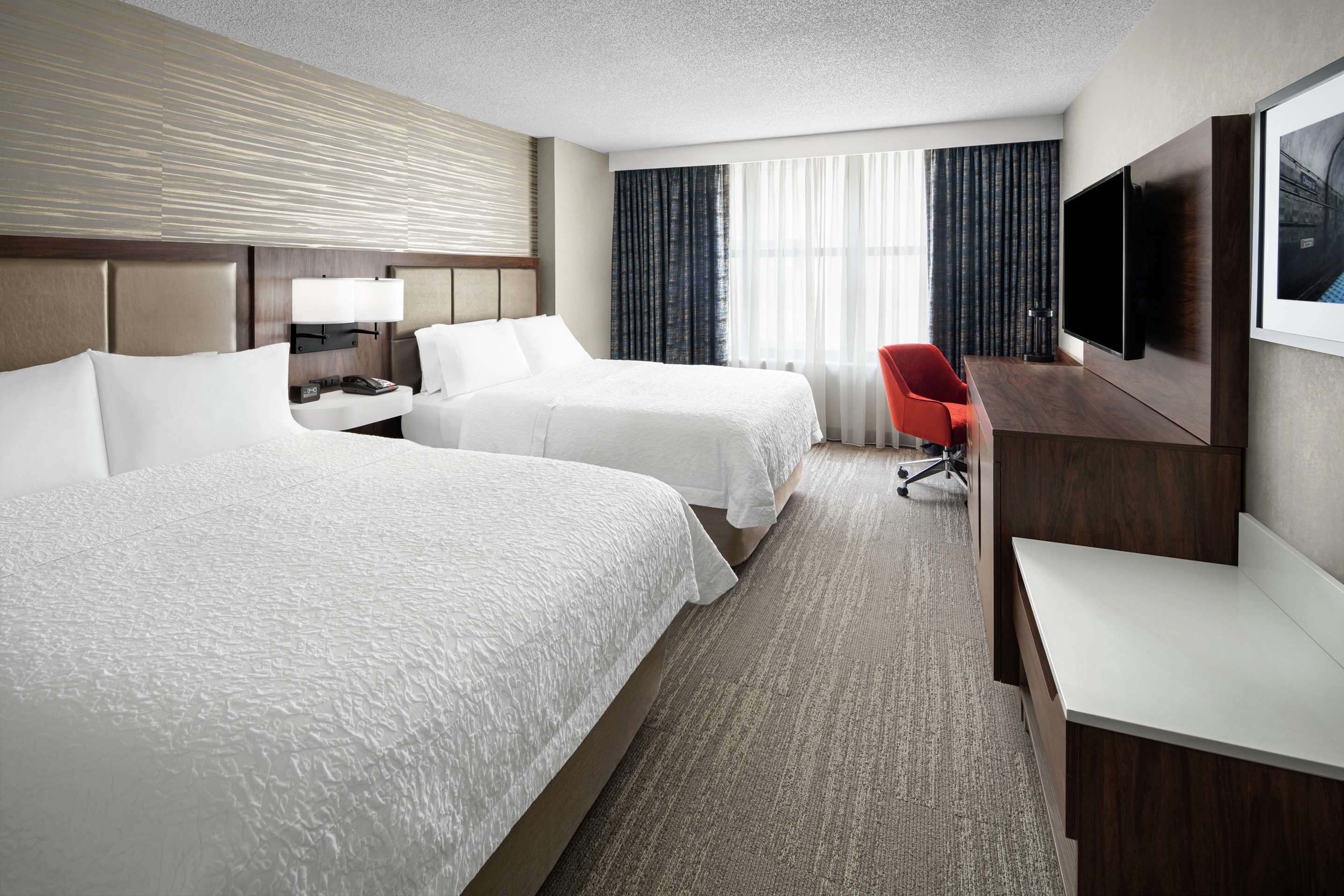 Hampton Inn & Suites Chicago-Downtown