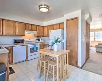2 Mi to Dtwn Allentown Shops and Eats! Cozy Home - Allentown - Kitchen