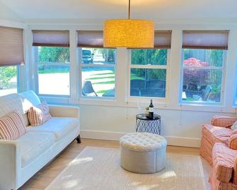 Westhampton Beach Village House - Beach Lane - Westhampton Beach - Living room