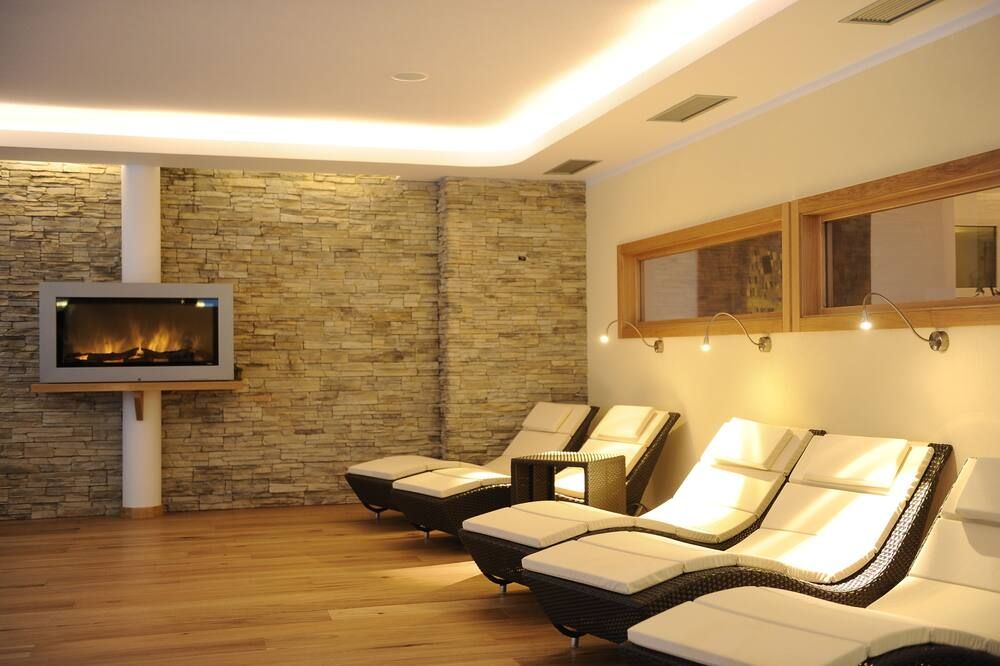 Hotel AlpHoliday dolomiti - Dimaro