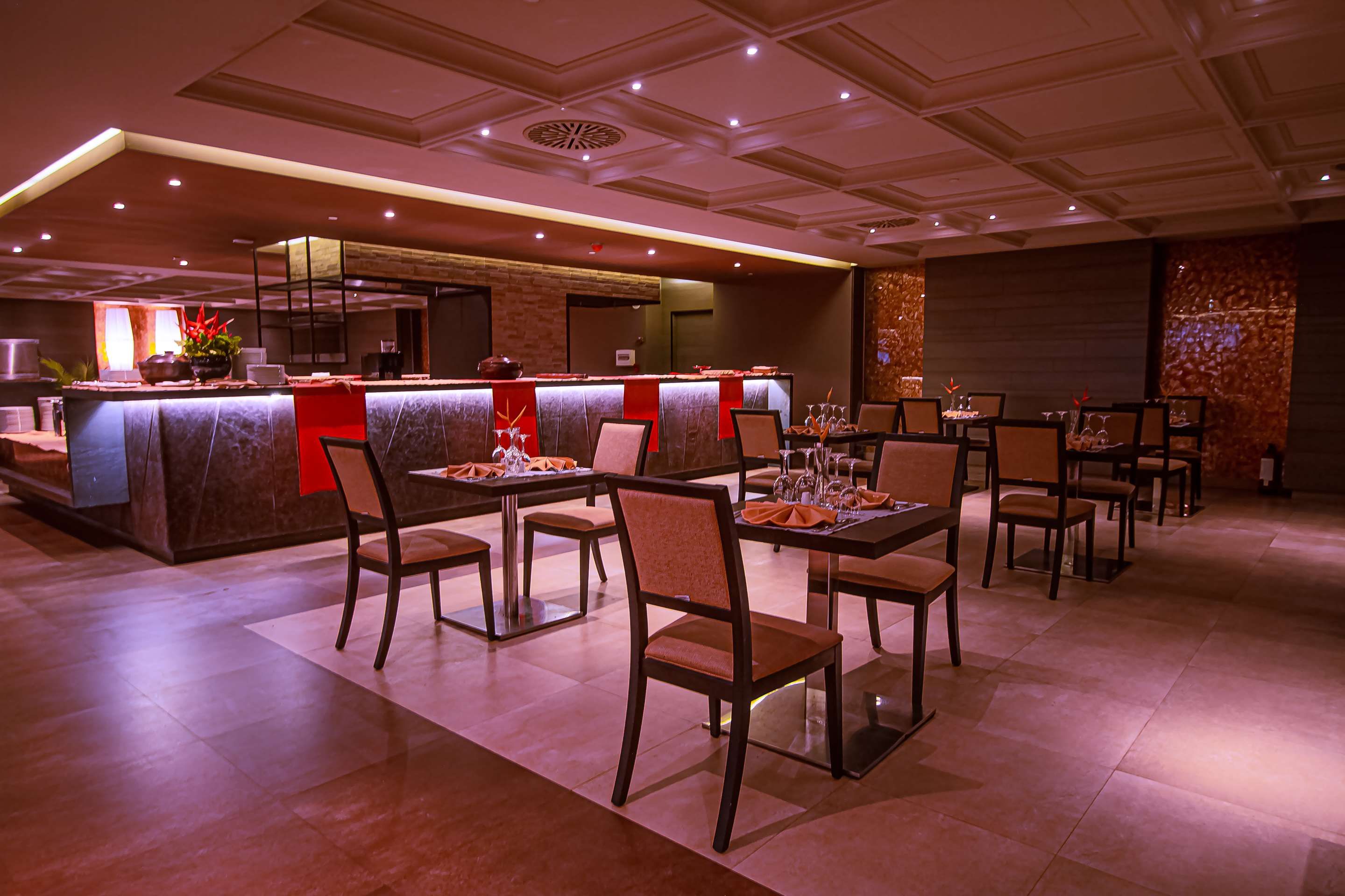 Grand Hotel Djibloho - Oyala - מסעדה